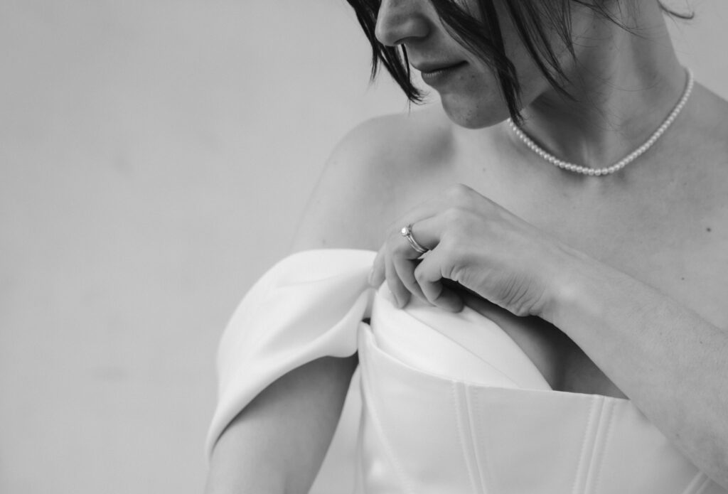 detailfoto des brautkleides